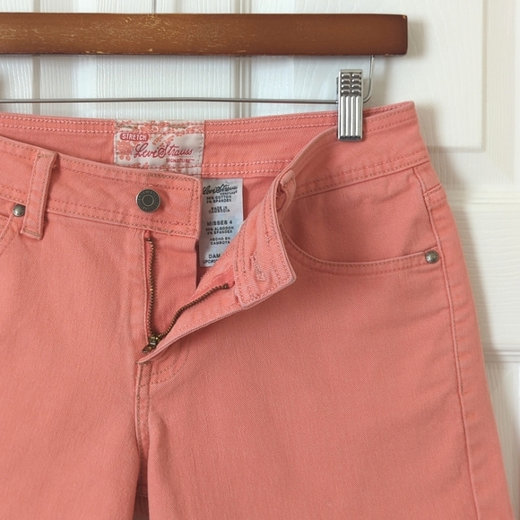 Signature by Levi Strauss Y2K Classic Mid Rise Slim Fit Jean Shorts Coral Pink 4 - Picture 3 of 12